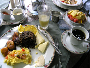 Hotel Grano de Oro breakfast table